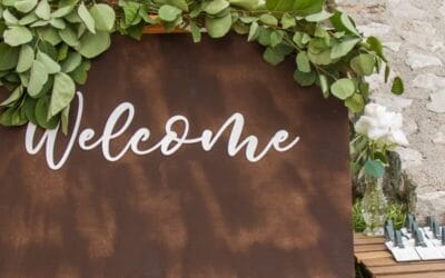 How to Choose Which Signs You Need at Your Wedding